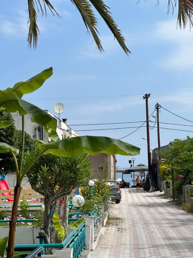 Emerald Seaside Apartment In Pefkohori 佩科霍里 外观 照片