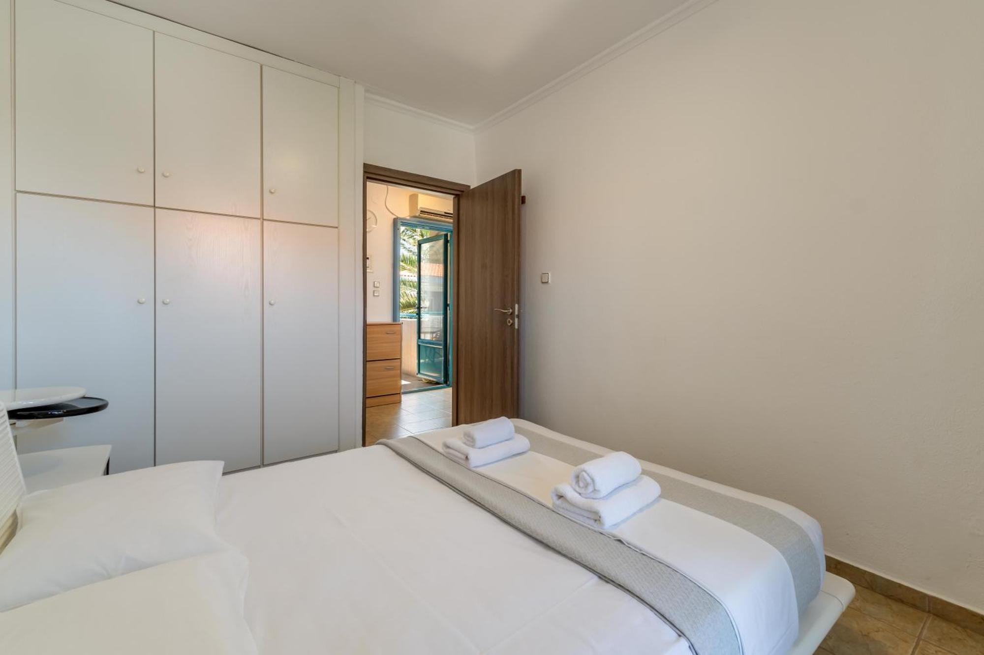 Emerald Seaside Apartment In Pefkohori 佩科霍里 外观 照片